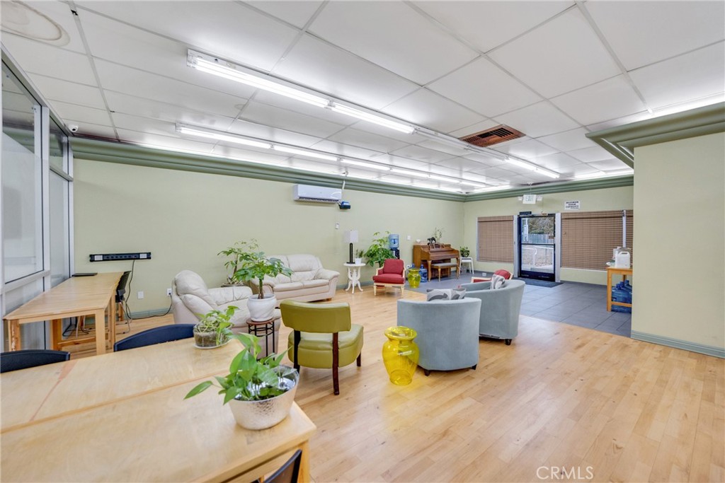 118 E Live Oak Avenue Property Photo 18