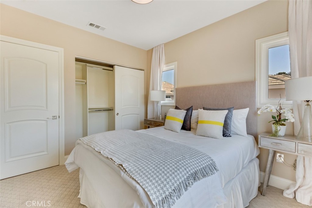 415 California Street D Property Photo 5