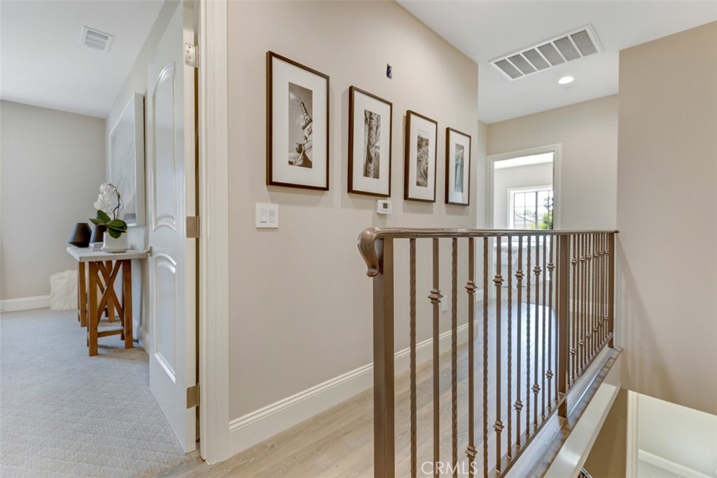 415 California Street D Property Photo 10