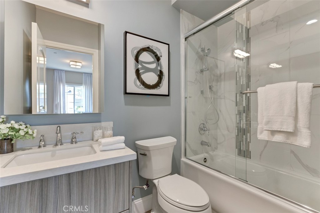 415 California Street D Property Photo 13