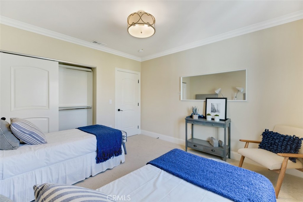 415 California Street D Property Photo 19