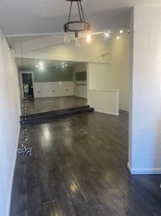 22725 Ventura Boulevard C Property Photo 4