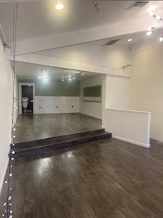 22725 Ventura Boulevard C Property Photo 6