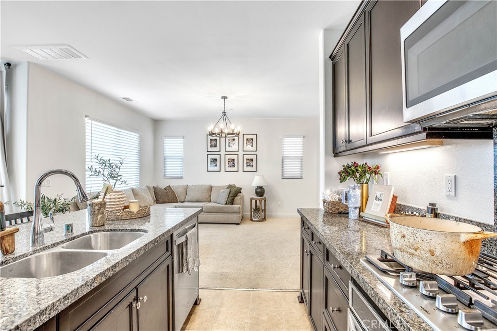 15730 Moonflower Avenue Property Photo 11