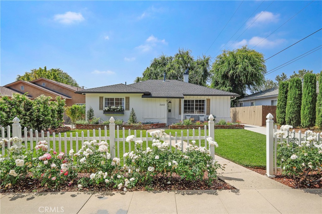 2482 New York Drive Property Photo 1