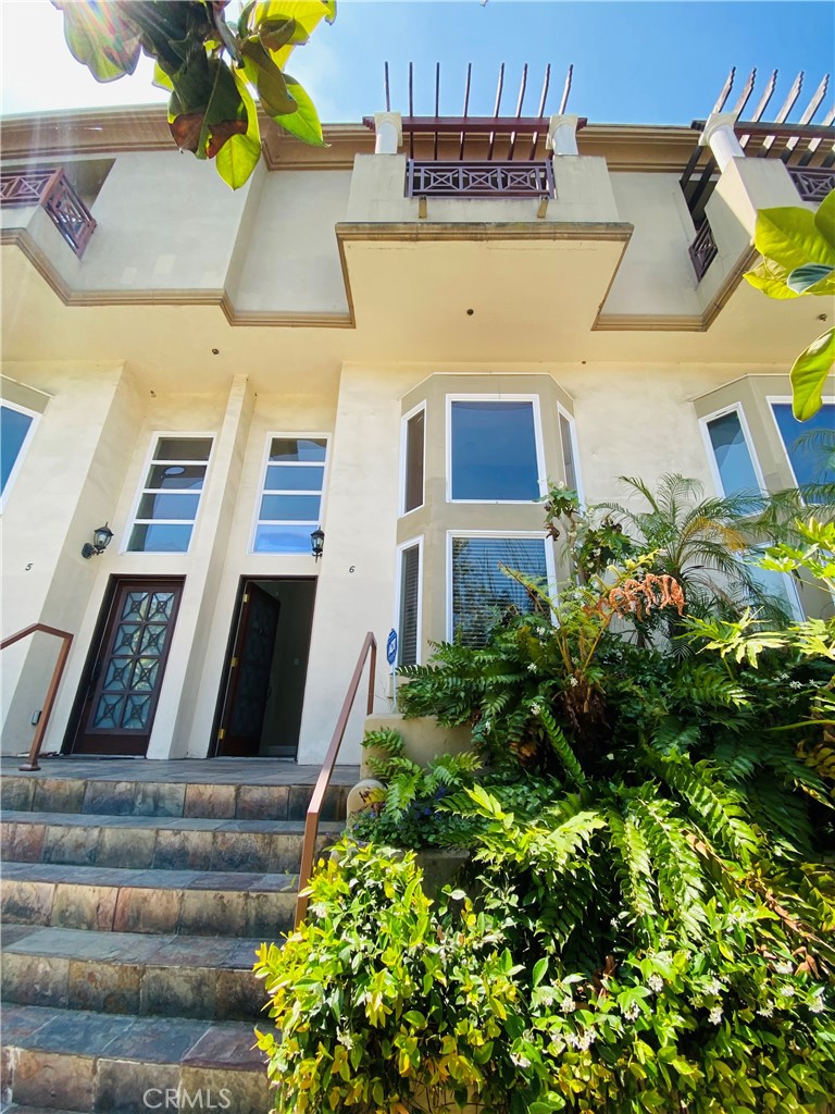 4959 Laurel Canyon Boulevard Property Photo 1