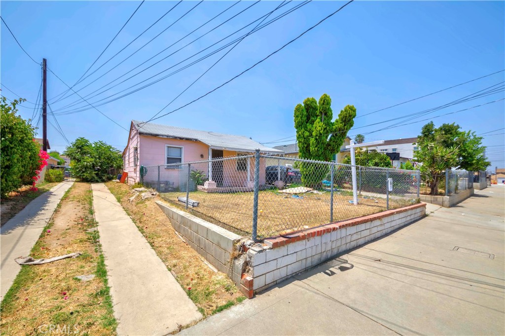 2117 Pine Street Property Photo 2