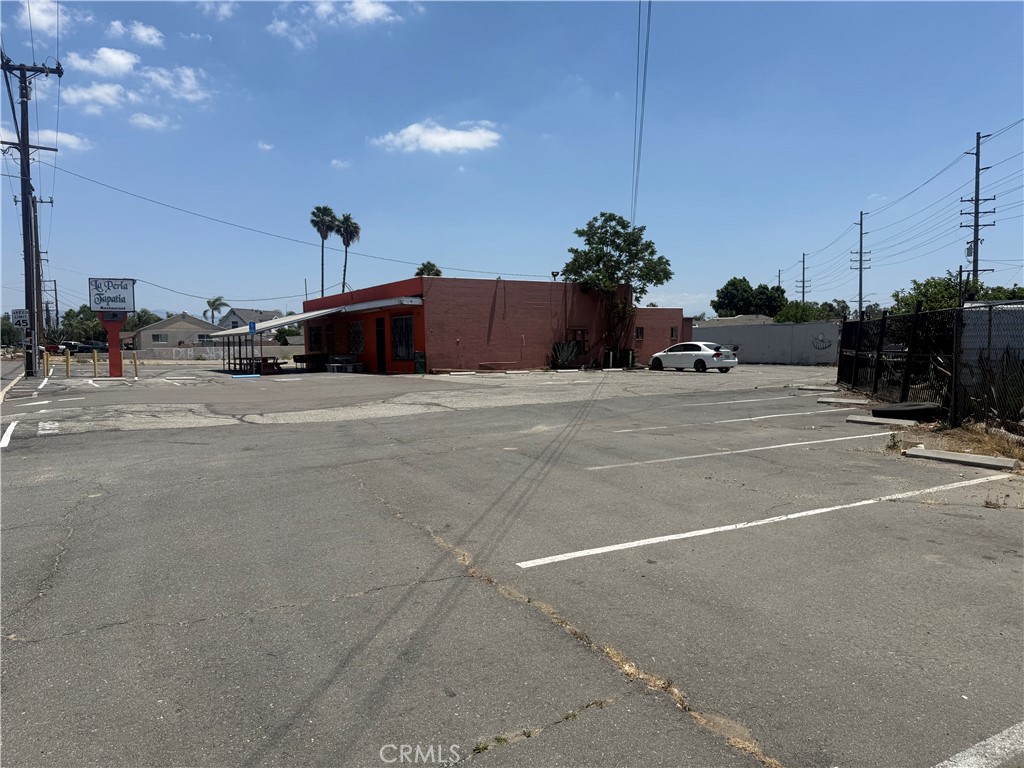 15542 San Bernardino Avenue Property Photo 2