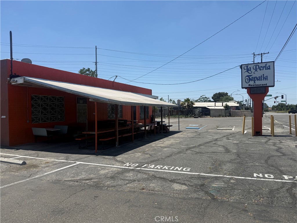 15542 San Bernardino Avenue Property Photo 8