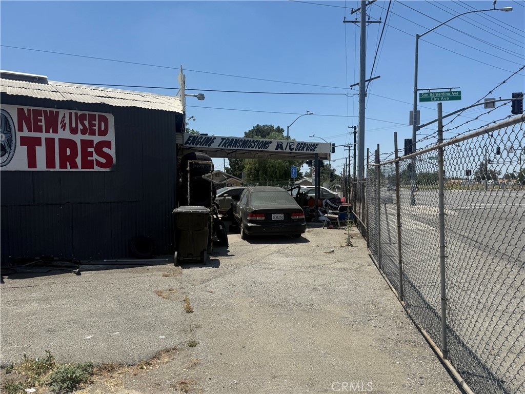 15542 San Bernardino Avenue Property Photo 11