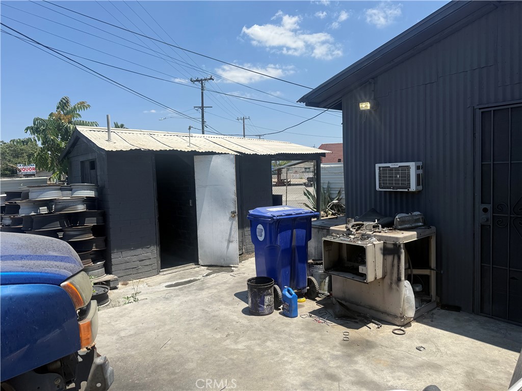15542 San Bernardino Avenue Property Photo 19