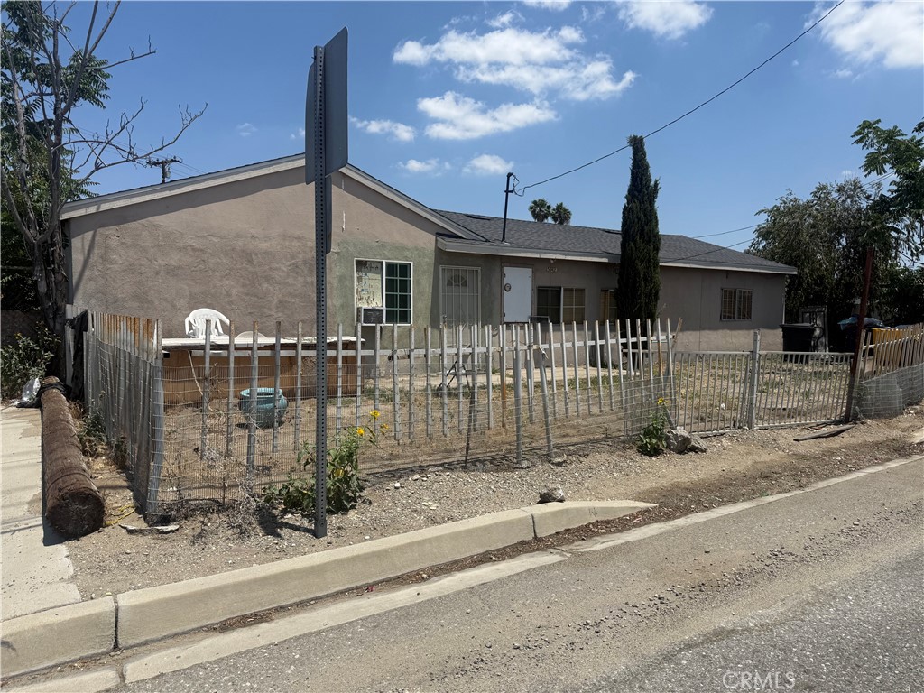 15542 San Bernardino Avenue Property Photo 21