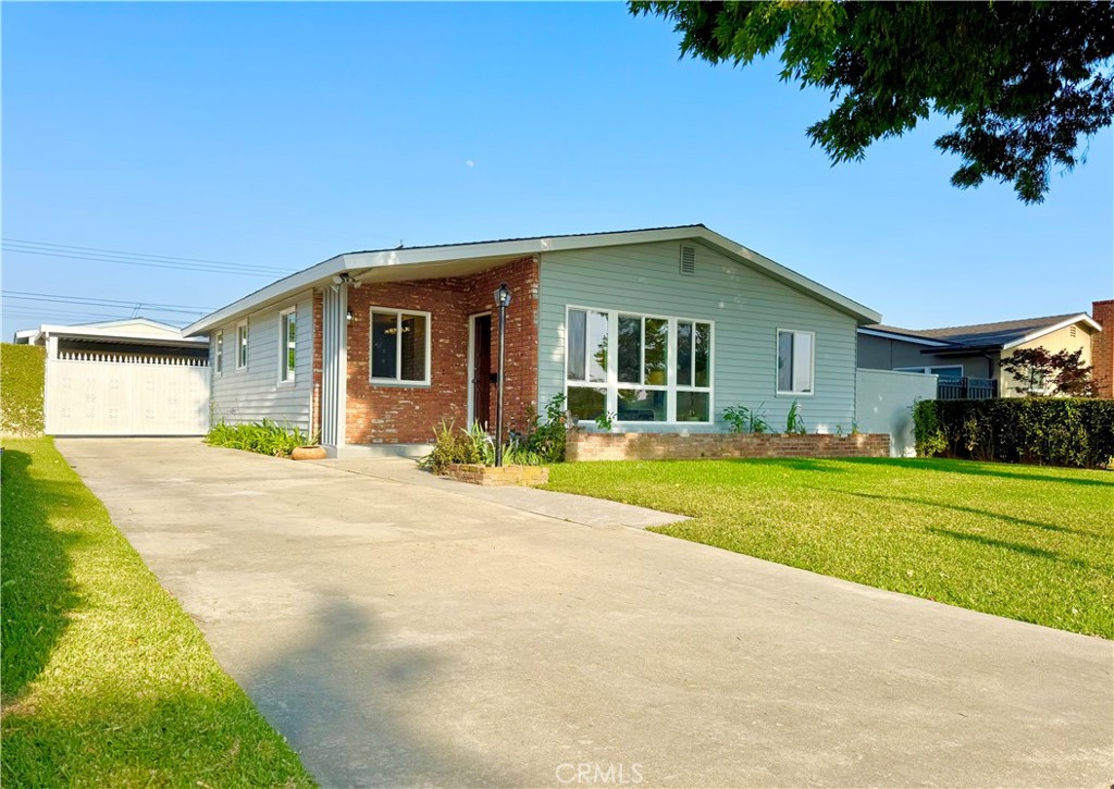 430 N Ellen Drive Property Photo 1
