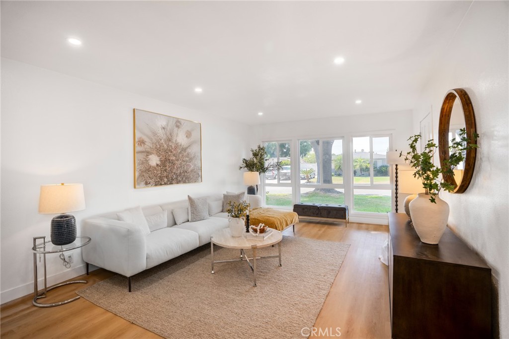 430 N Ellen Drive Property Photo 2