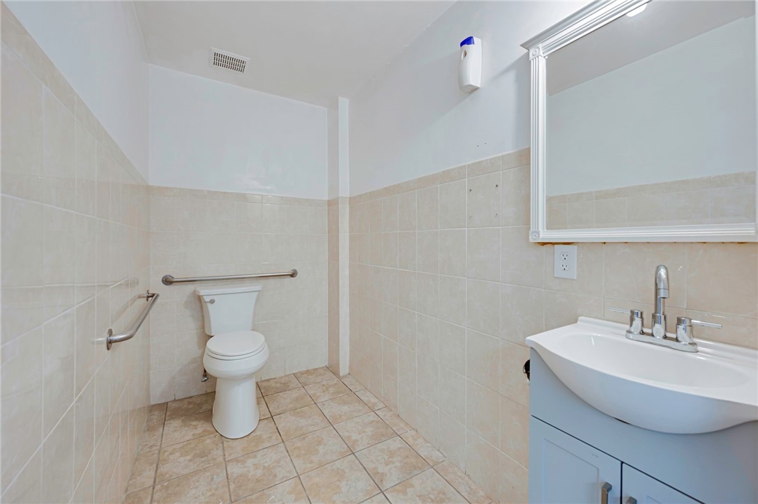 16537 Bellflower Boulevard A Property Photo 10