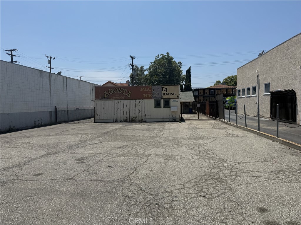 5929 Oak Avenue Property Photo 1