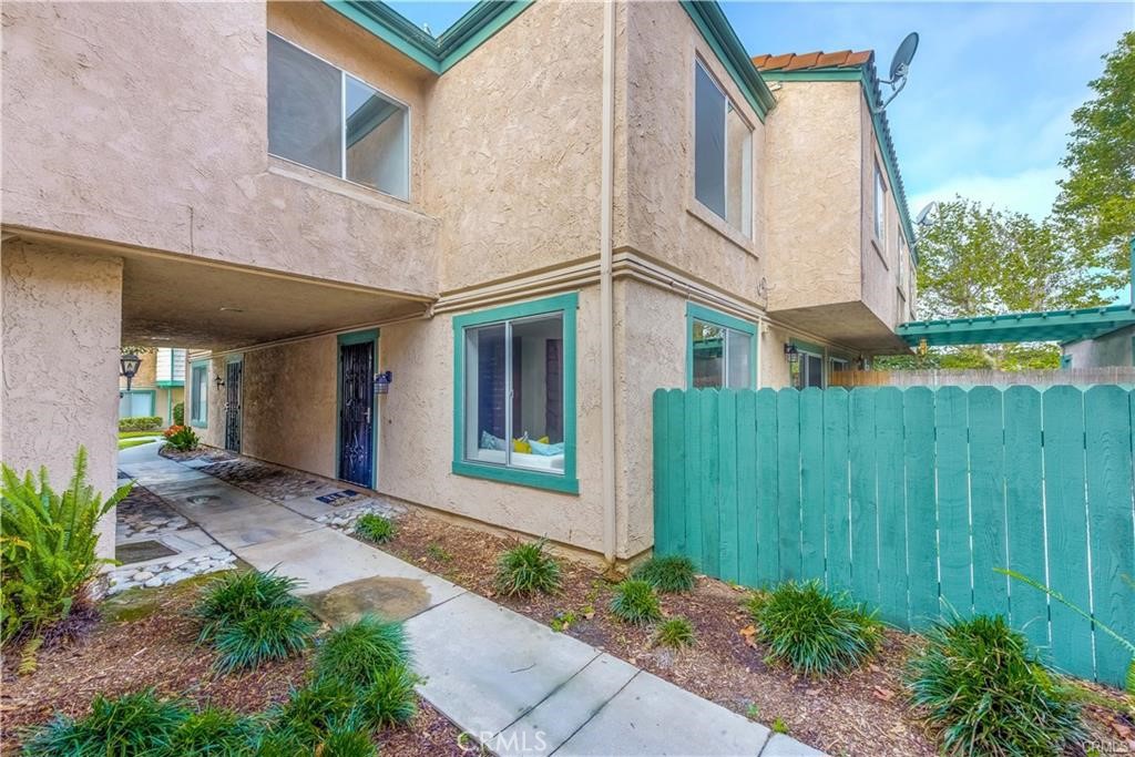 9412 Shadowood Drive C Property Photo 2