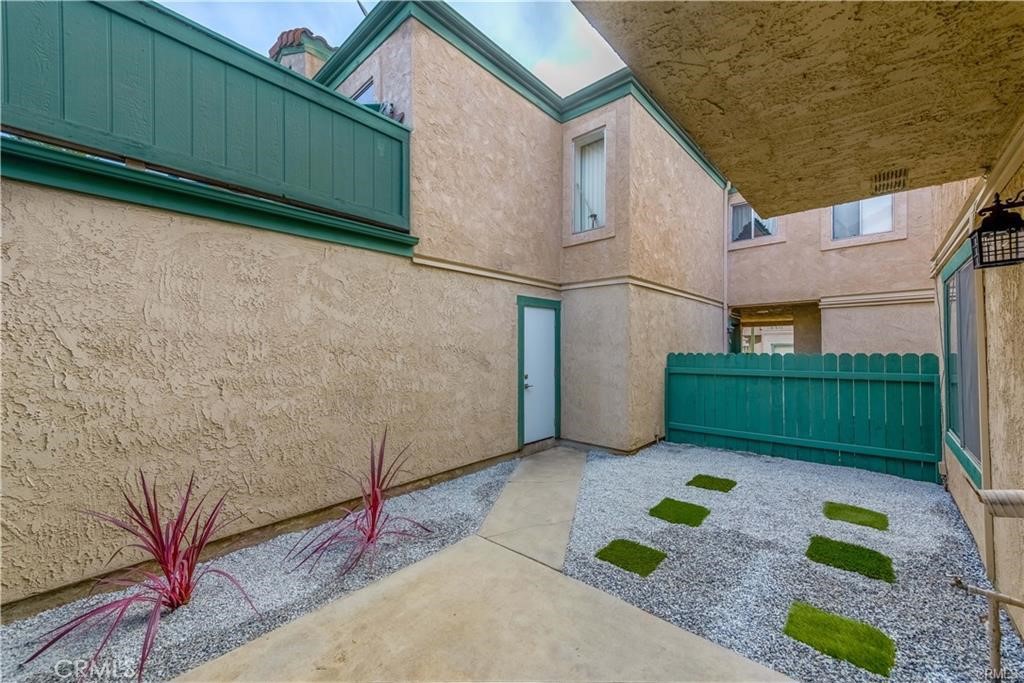 9412 Shadowood Drive C Property Photo 16
