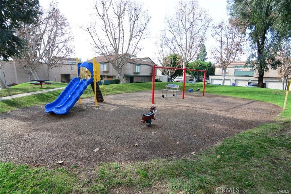 9412 Shadowood Drive C Property Photo 17