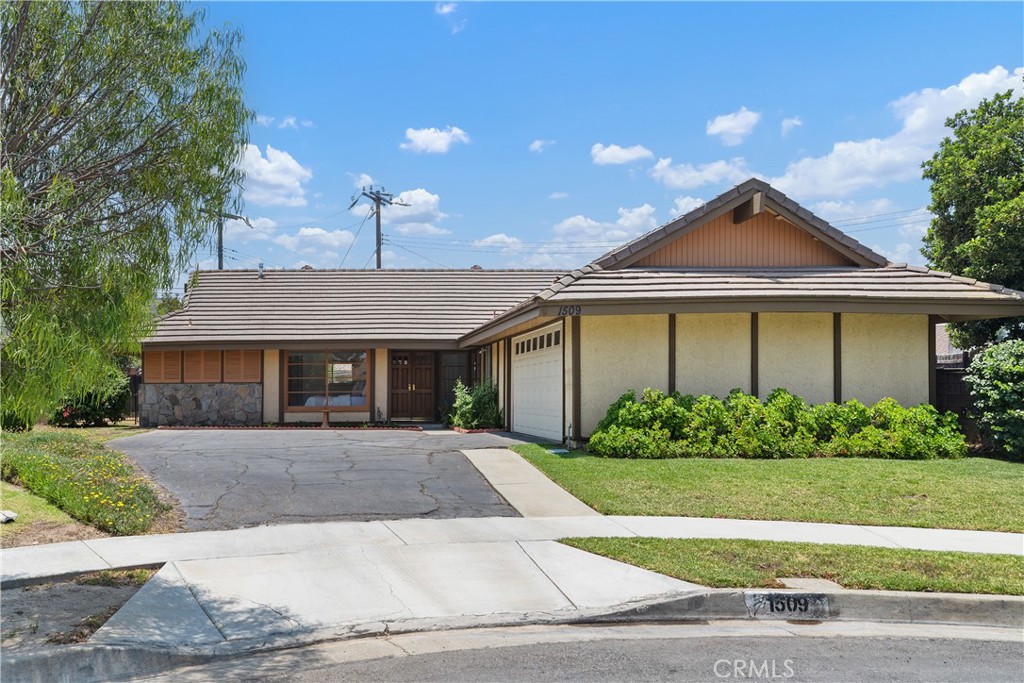 1509 Gemwood Drive
