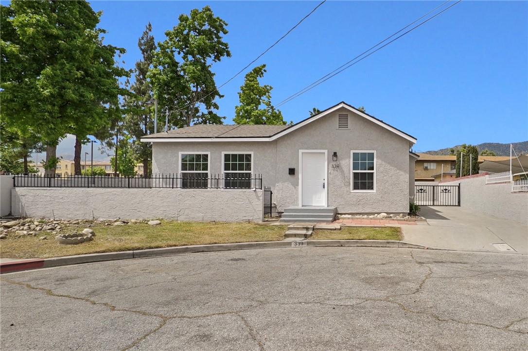 339 E 8th Street Property Photo 1