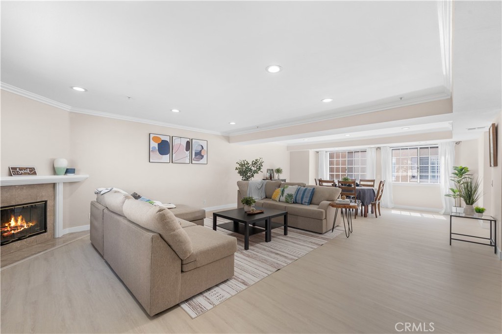 150 Diamond Street B Property Photo 2