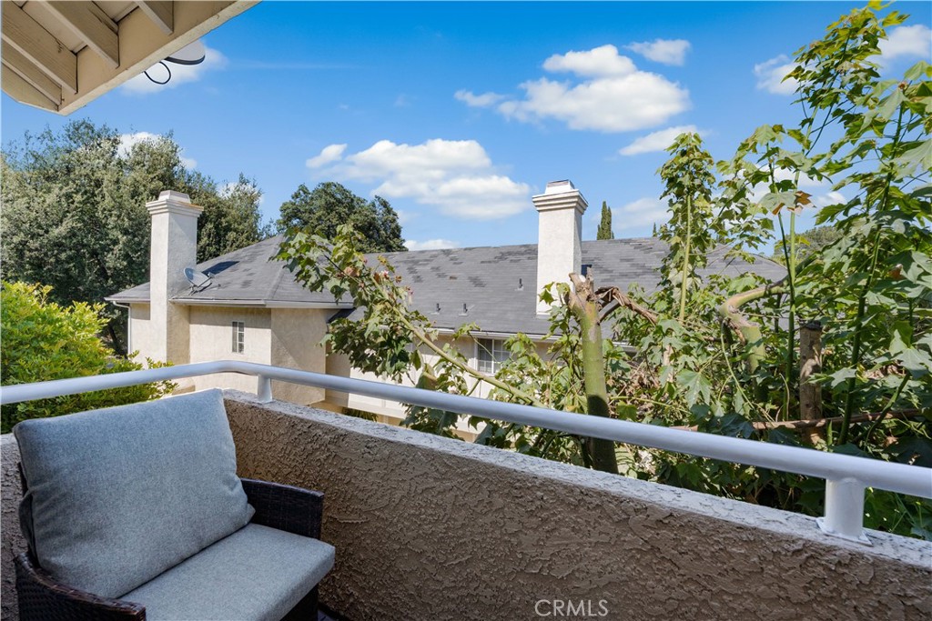 150 Diamond Street B Property Photo 15