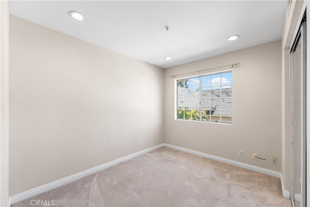 150 Diamond Street B Property Photo 20