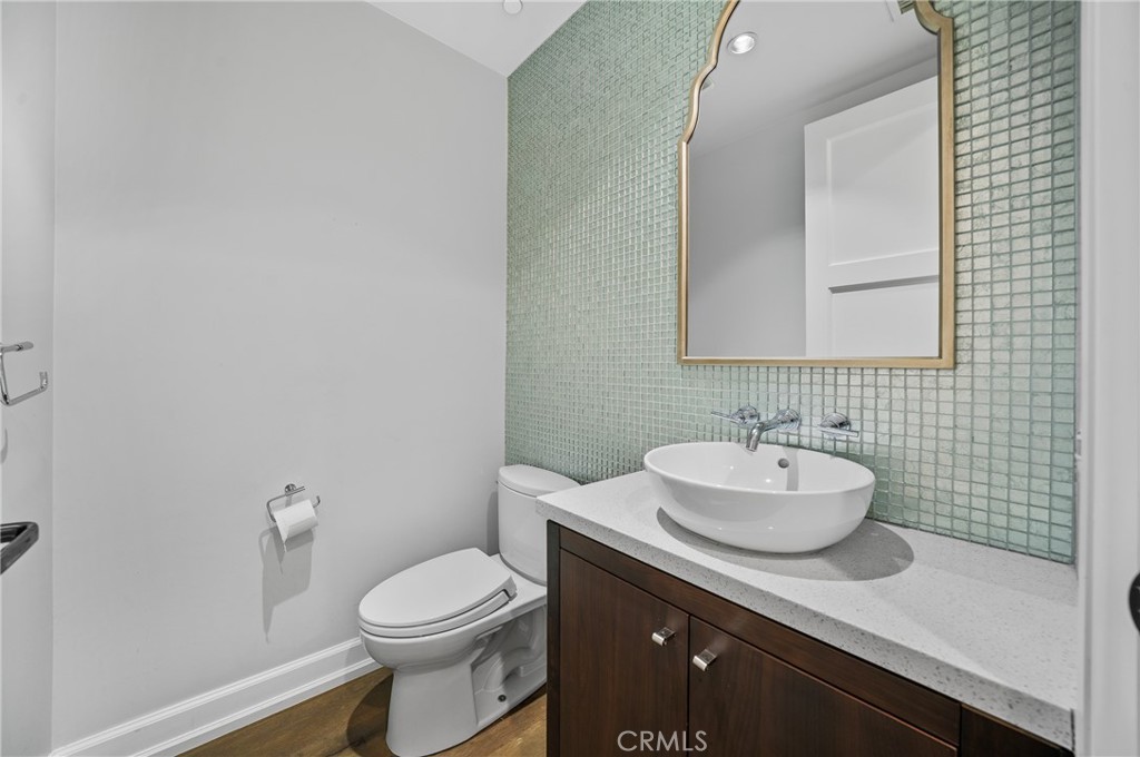 823 S Bundy Drive 110 Property Photo 12