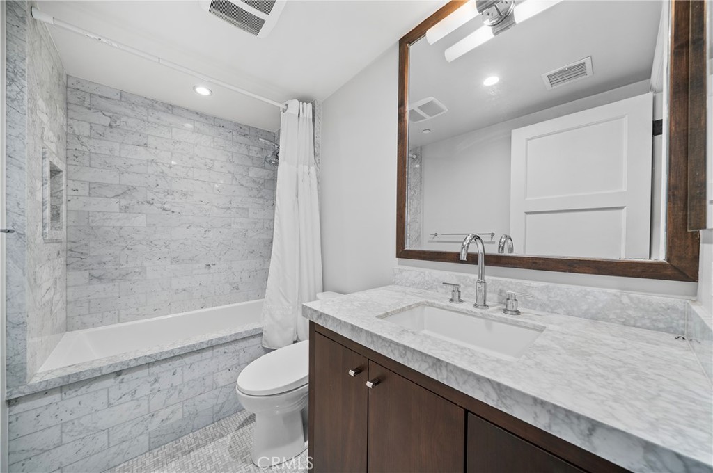 823 S Bundy Drive 110 Property Photo 39
