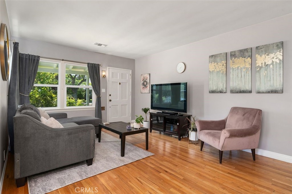 1434 N Rose Street Property Photo 10