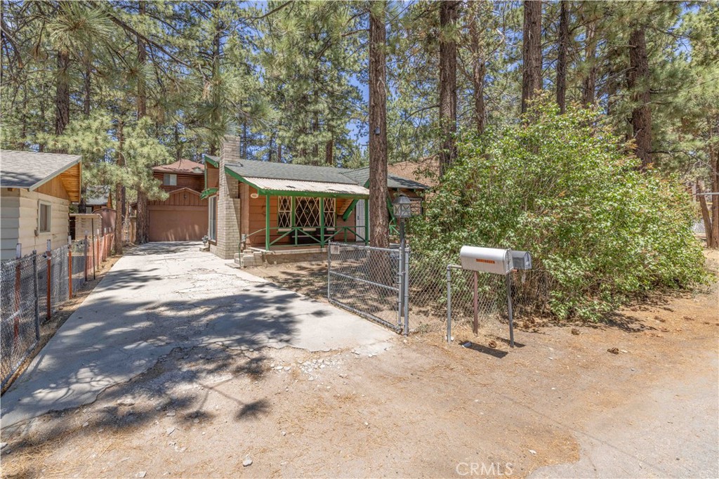 941 Anita Avenue Property Photo 2