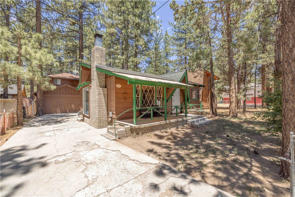 941 Anita Avenue Property Photo 3