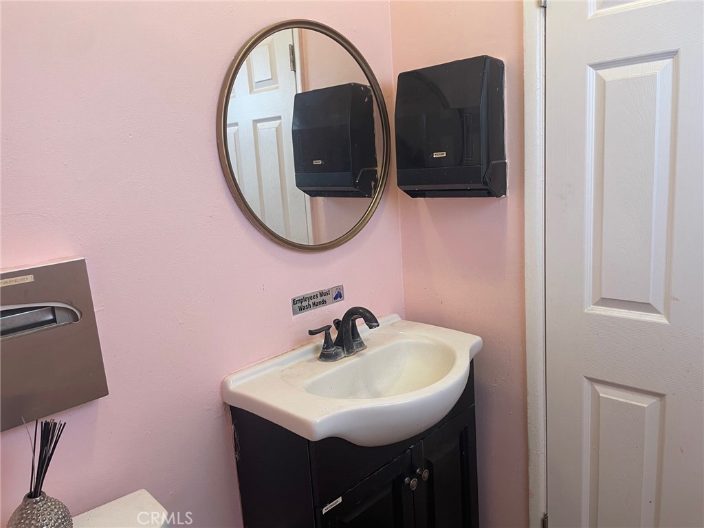 1432 S Baldwin Avenue Property Photo 13