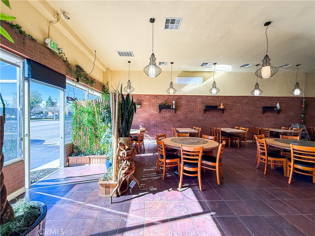 8921 Valley Boulevard Property Photo 2