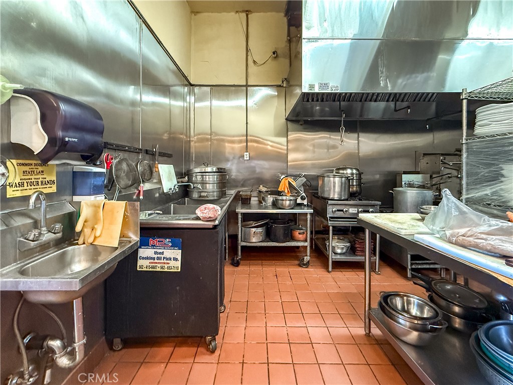 8921 Valley Boulevard Property Photo 8