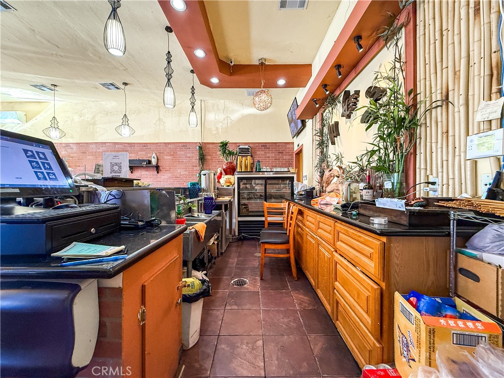 8921 Valley Boulevard Property Photo 16