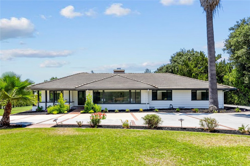 6 Woodland Lane Property Photo 1