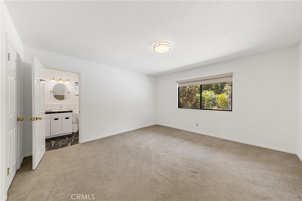 6 Woodland Lane Property Photo 29