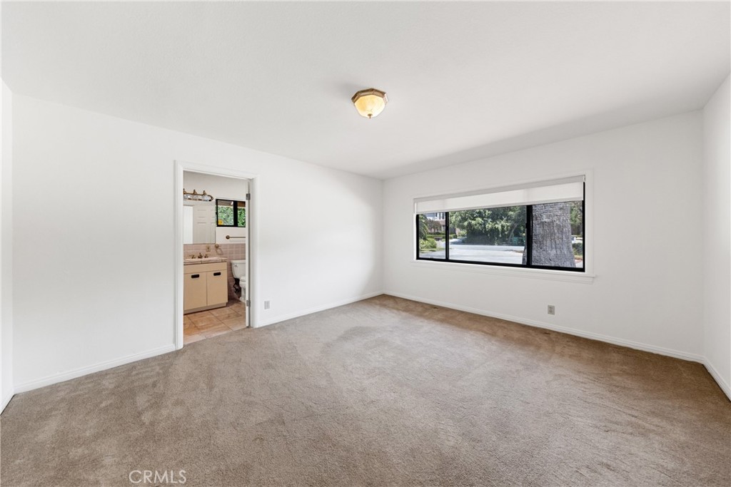 6 Woodland Lane Property Photo 32