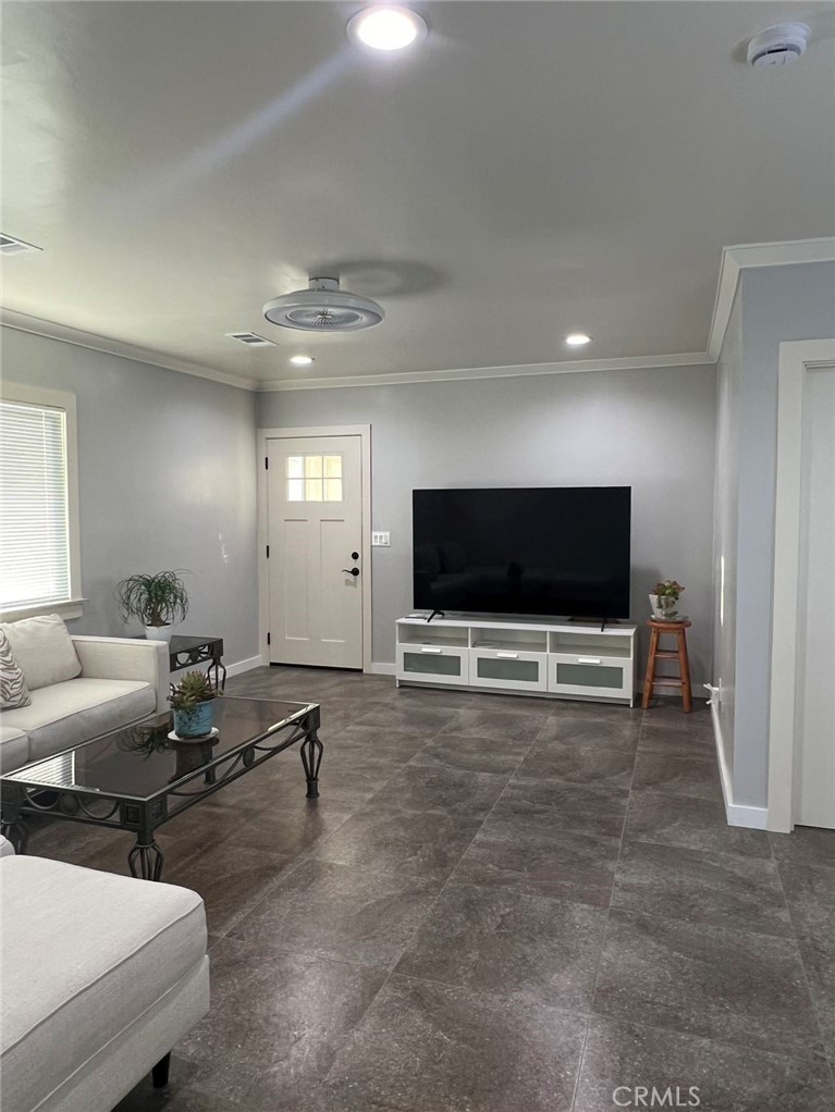 1017 Oak Avenue Property Photo 1