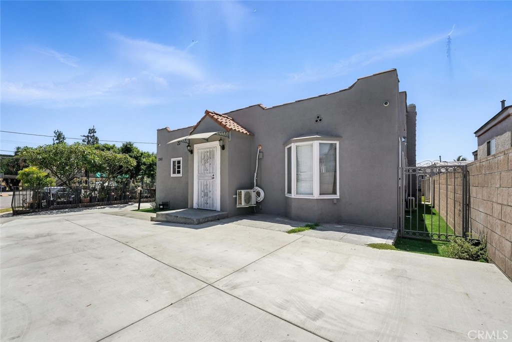 3361 Meeker Avenue Property Photo 1