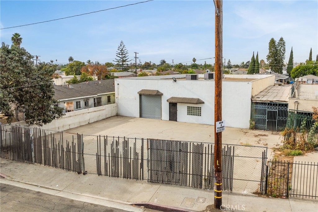 915 N Willowbrook Avenue Property Photo 3