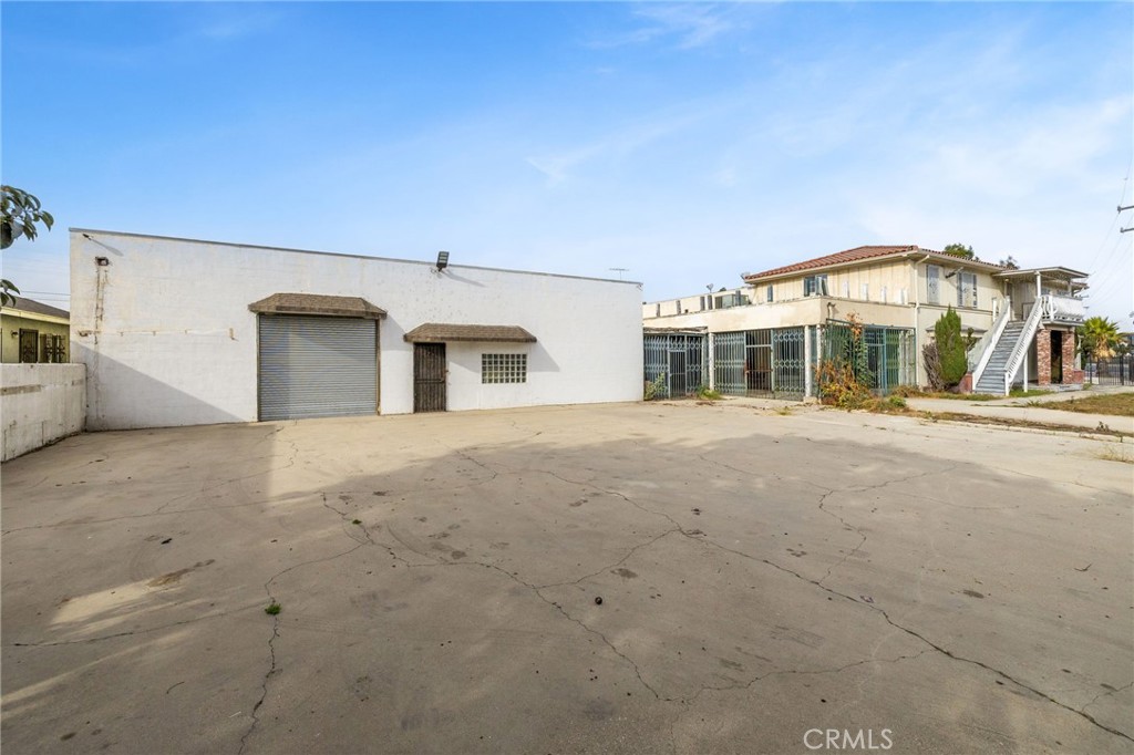 915 N Willowbrook Avenue Property Photo 6