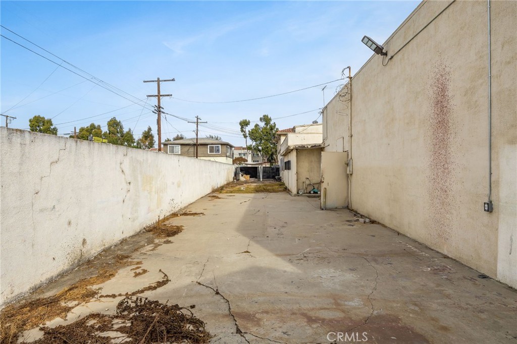 915 N Willowbrook Avenue Property Photo 16