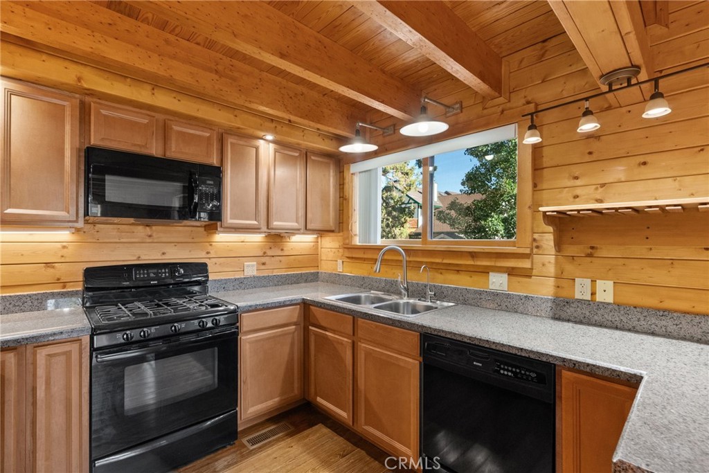 1242 Alpinview Drive Property Photo 19
