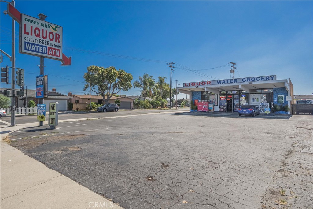 22429 Bloomfield Avenue Property Photo