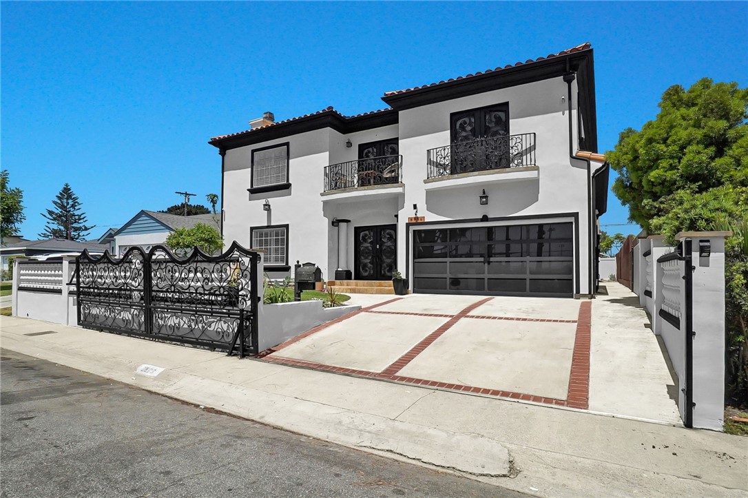 8906 Yorktown Avenue Property Photo 1