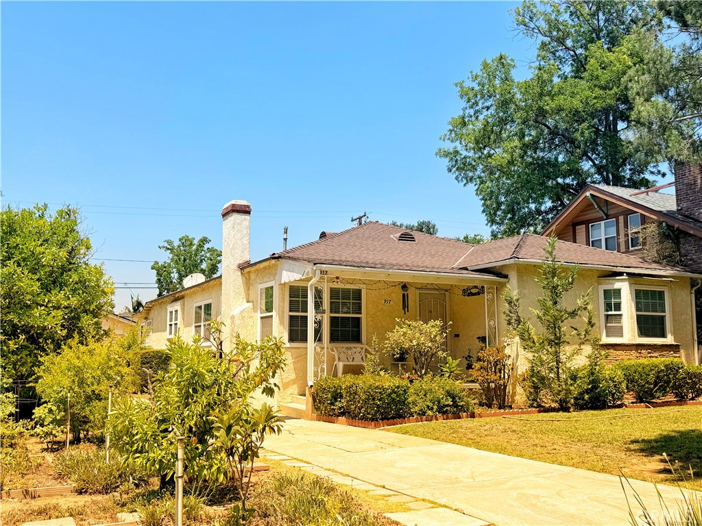 917 N Olive Avenue Property Photo 1