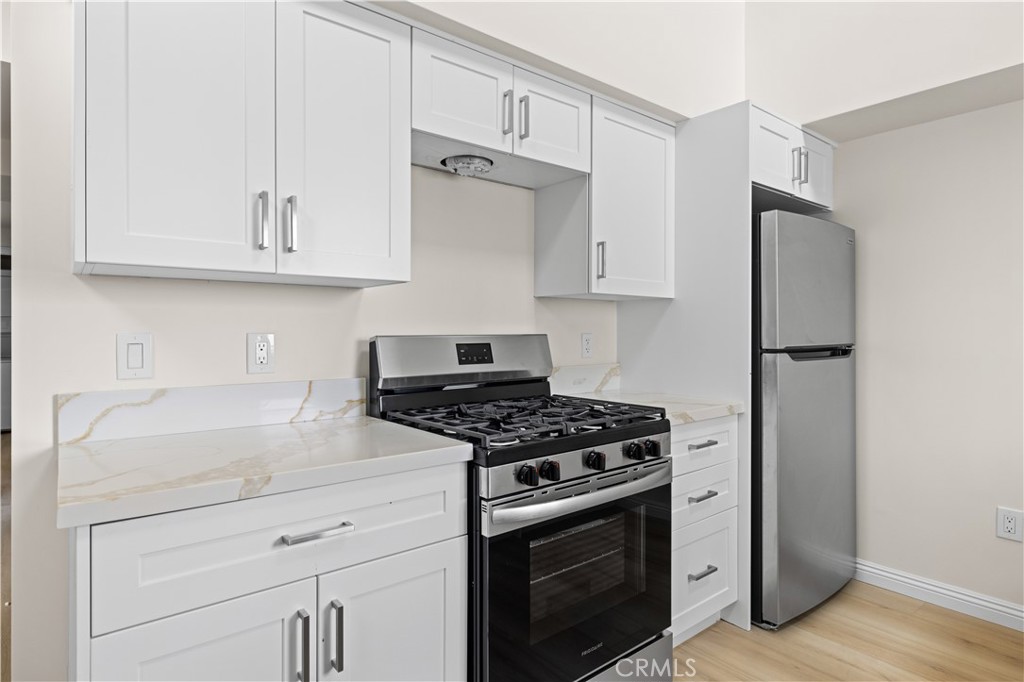 1818 S Norton Avenue 407 Property Photo 8